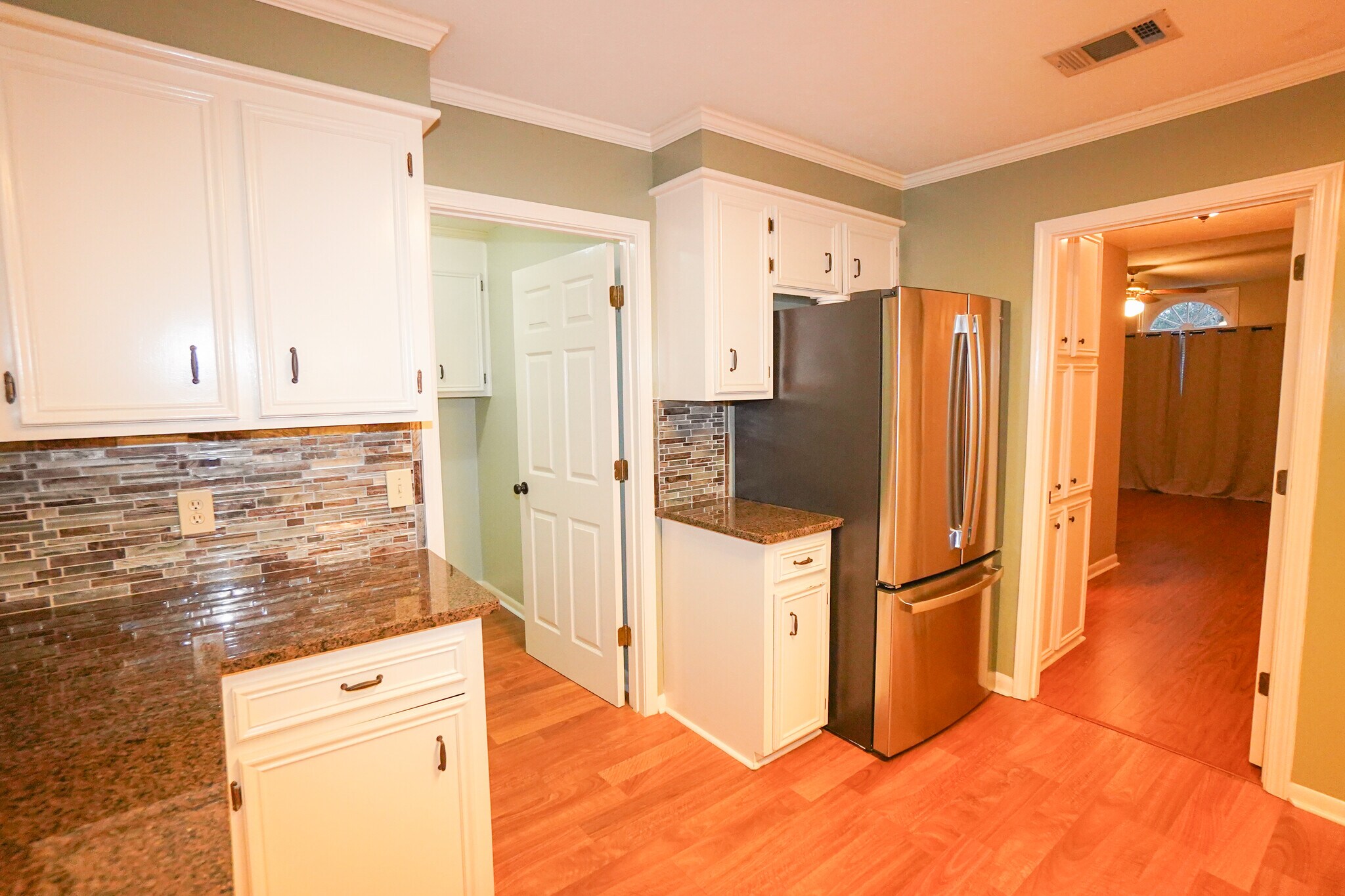 Building Photo - 325 Mockingbird Ln