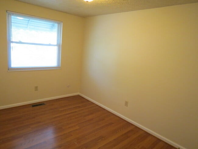 Building Photo - 1768 Hollow Run Dr