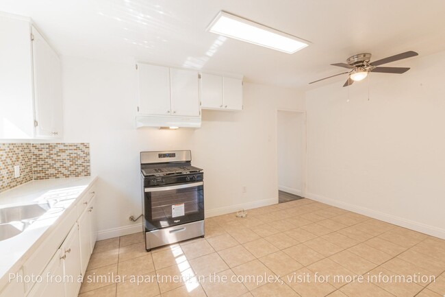 Building Photo - 5310 S Van Ness Ave