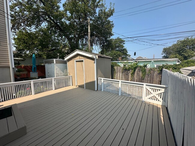 Building Photo - 15 Waterview Pl