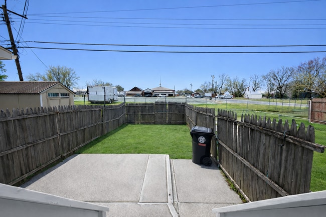 Building Photo - Updated 3BR Home with Finished Basement, & Fenced Yard