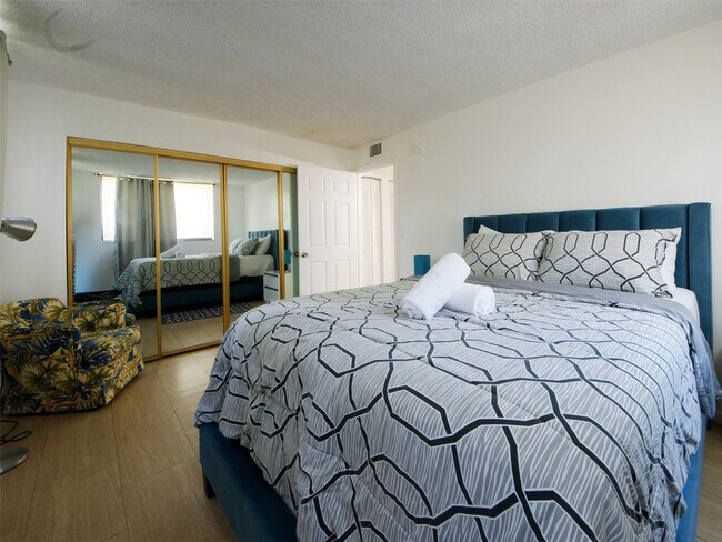 Building Photo - 1920 N Congress Ave