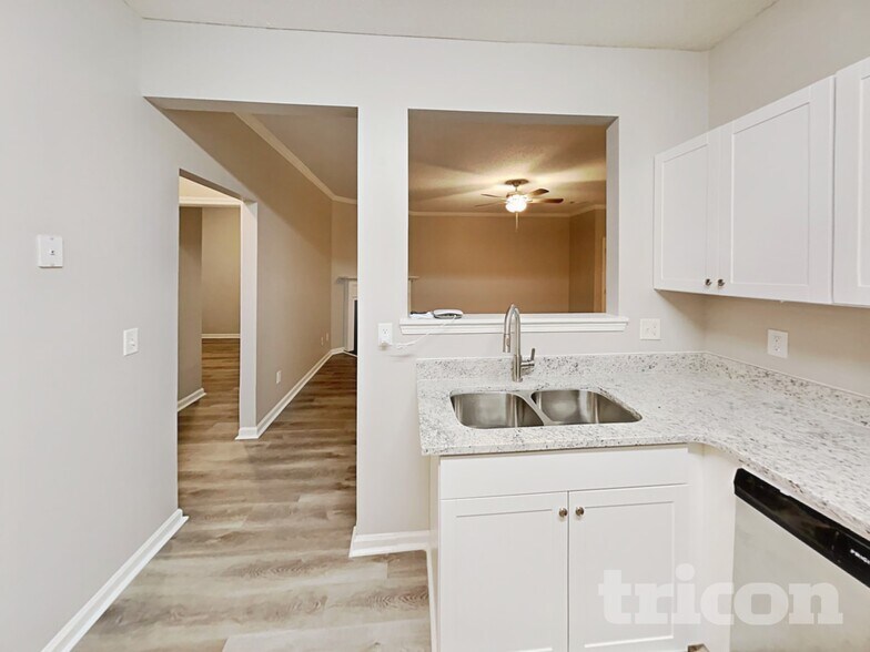 Building Photo - 222 Southwind Ln