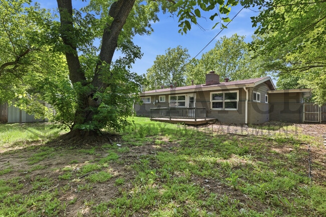 Building Photo - 730 N Chipper Ln