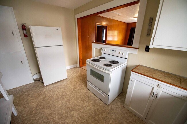 Building Photo - 112 E 15th St