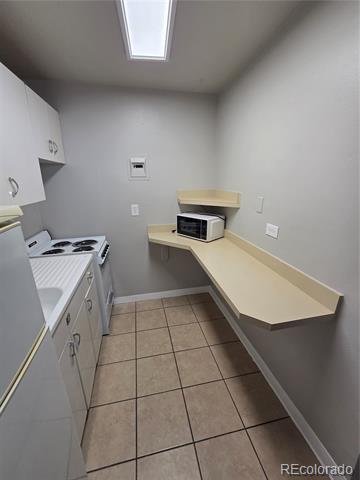 Building Photo - 197 E Powers Ave