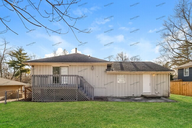 Building Photo - 7414 E 110th St