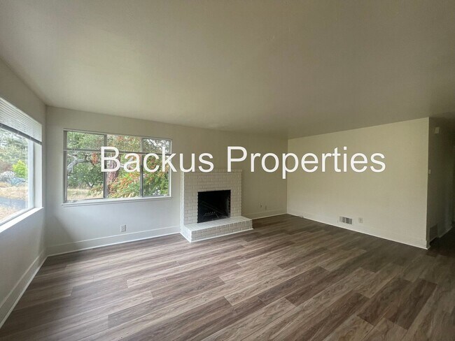 Building Photo - Large two-story home close to Del Monte Shopping Center in Monterey