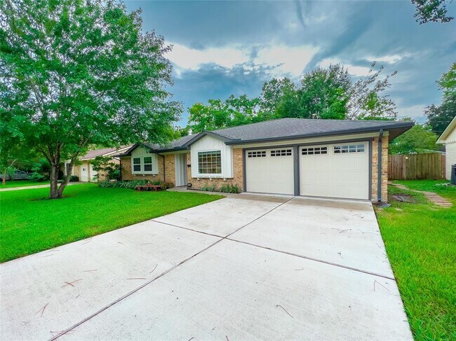 Building Photo - 5923 Dawnridge Dr