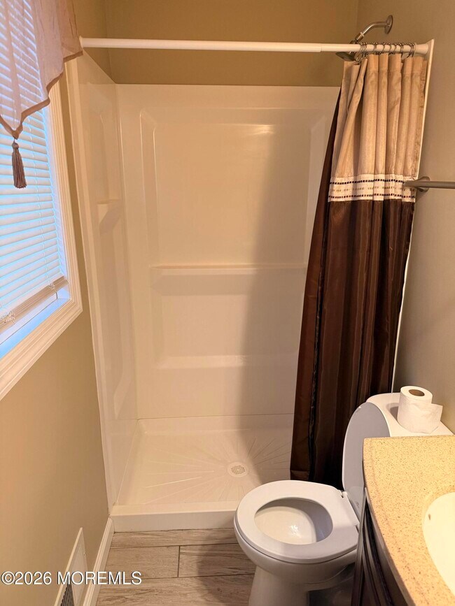 Building Photo - 340 Suburban Dr