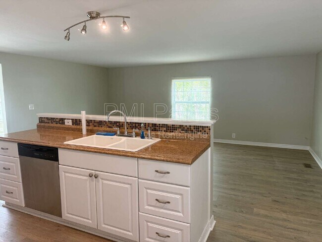 Building Photo - 17719 Carthage Ave