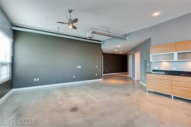 Building Photo - NEWPORT LOFTS--MAGNIFICENT PANORAMIC VIEWS...