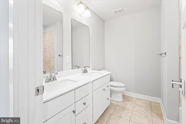 Building Photo - 712 Wallasey Dr