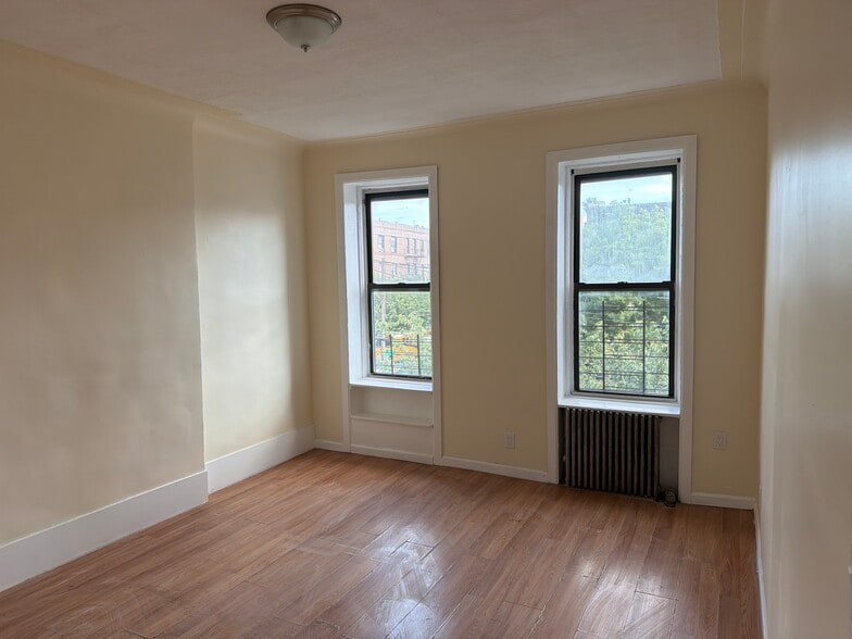 Building Photo - 3319 Avenue I