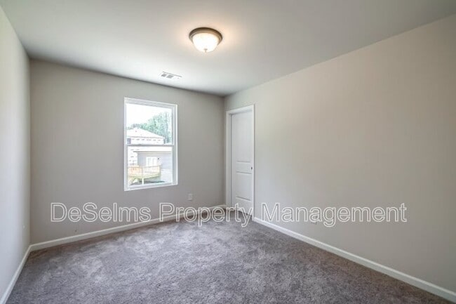 Building Photo - 3022 Chance Ct
