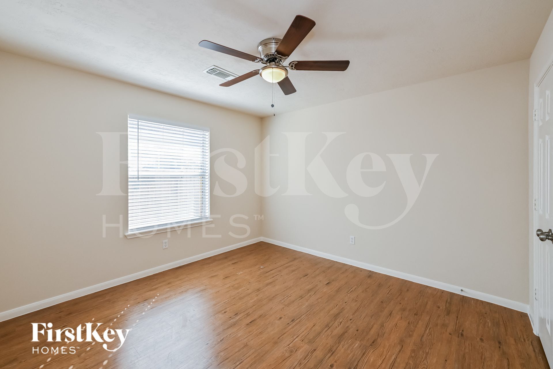 Building Photo - 2506 Fox Water Dr