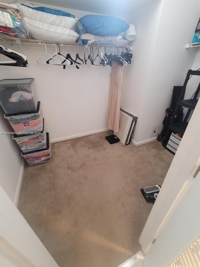 Building Photo - 959 SE 2nd Ave