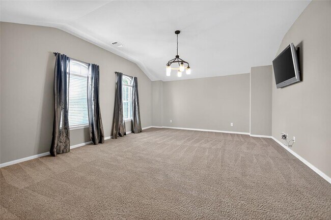 Building Photo - 15512 Interlachen Dr