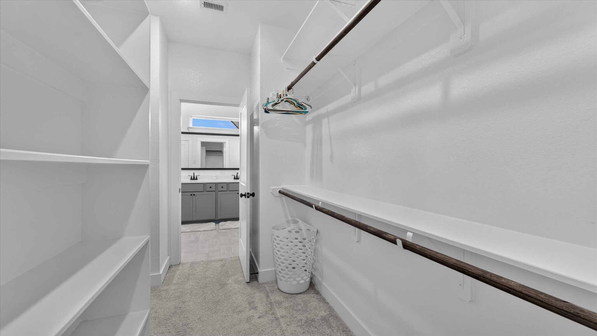 Building Photo - 15135 Colorado Bnd Pk Dr