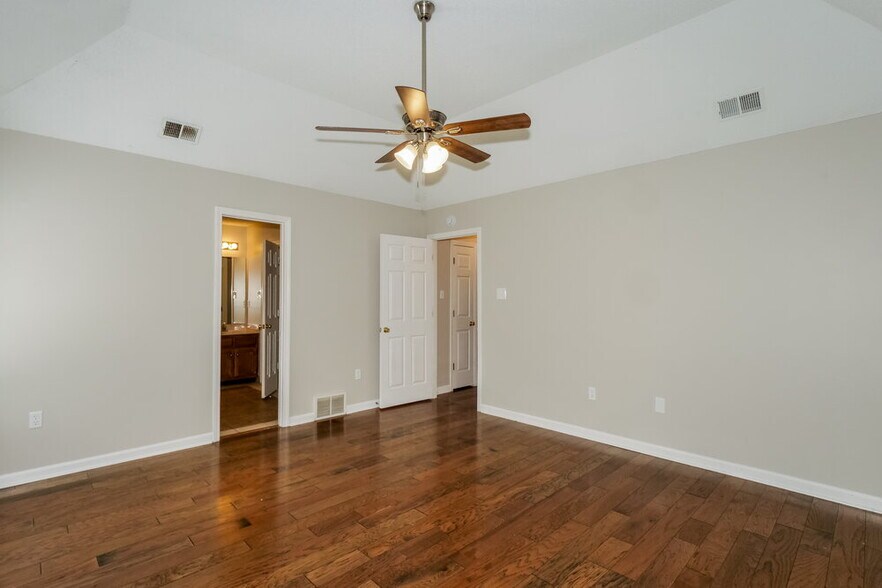 Building Photo - 6869 Quailfield Ln