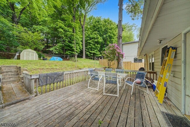 Building Photo - 14 Valley View Dr