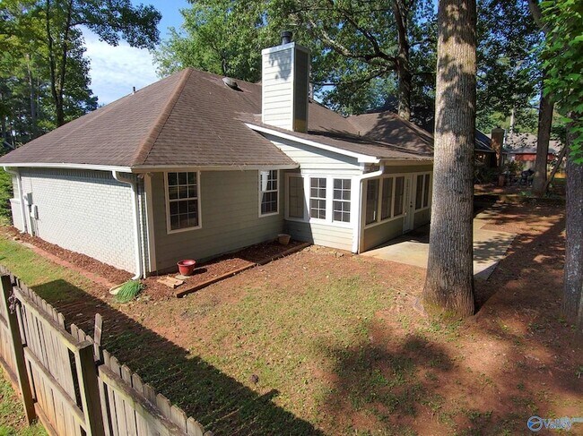 Building Photo - 205 Jarrett Ln