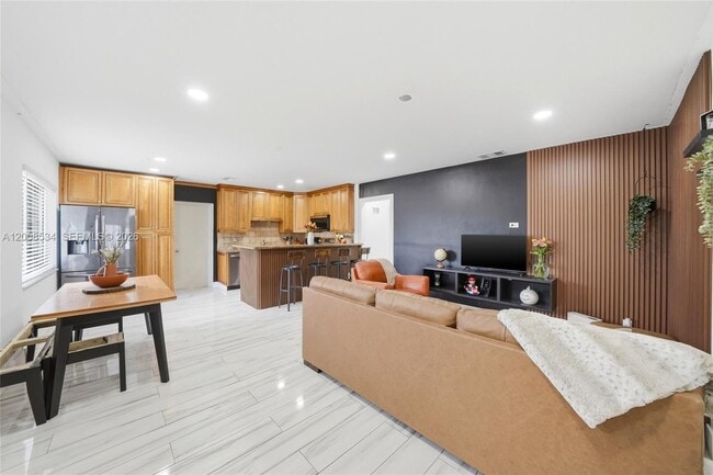 Building Photo - 2202 NW 61st Pl