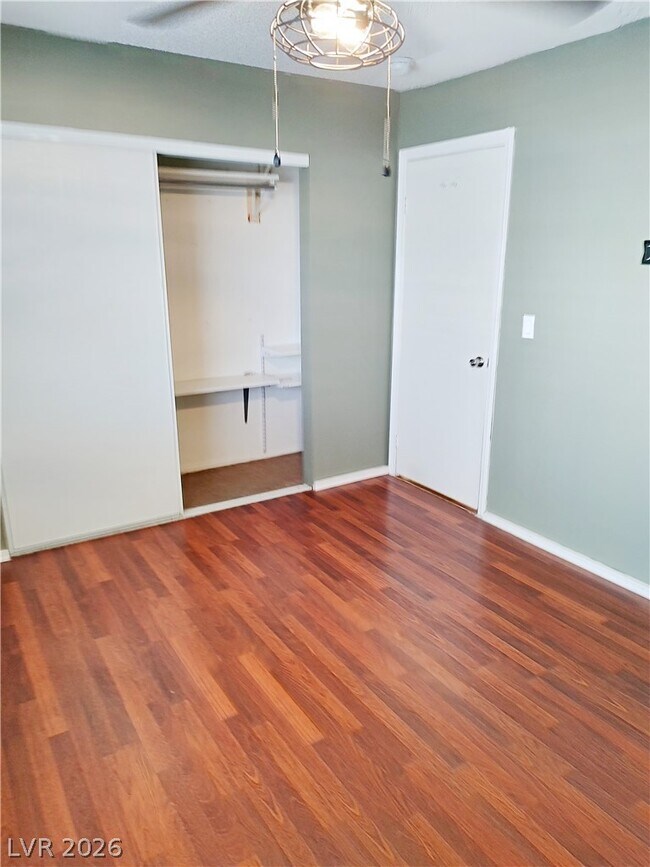 Building Photo - 5350 Rod Ct