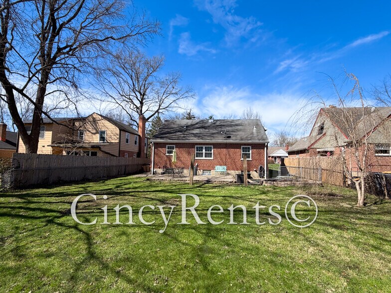 Building Photo - 2652 Bonnie Dr