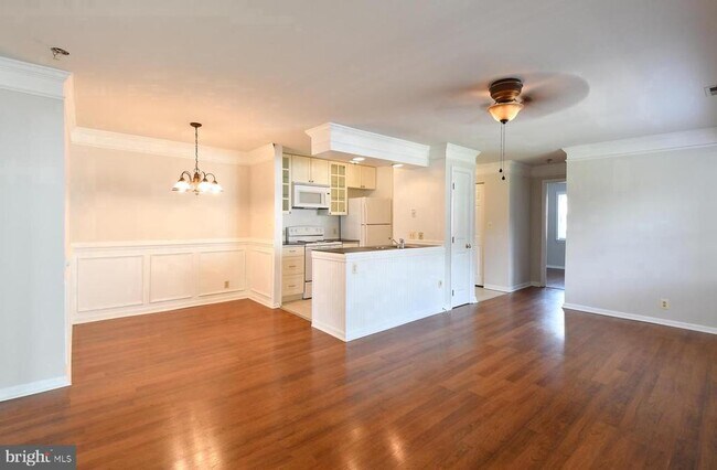Building Photo - 102 Chesterfield Ln