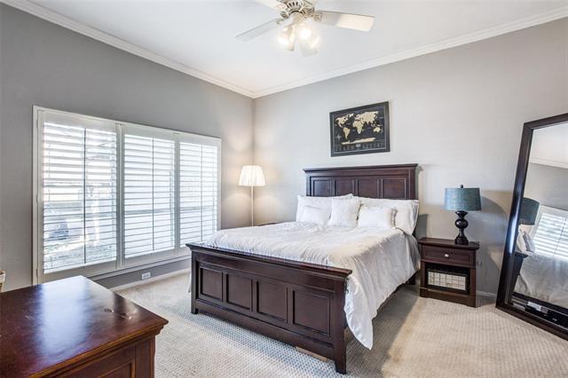 Building Photo - 10421 High Hollows Dr