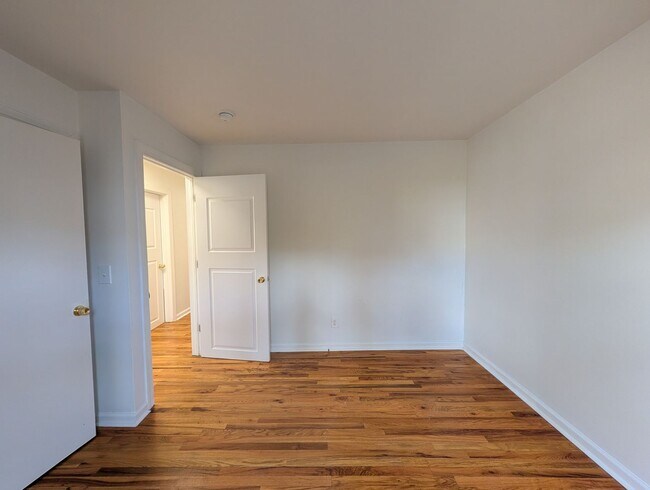 Building Photo - 511 Sewall Ave