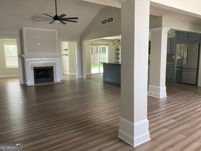 Building Photo - 900 Harbins View Dr