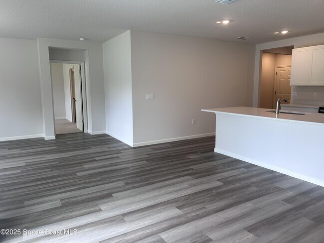 Building Photo - 2398 Angel Rd