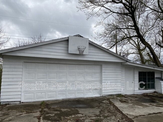 Building Photo - 8209 Gilmore Rd
