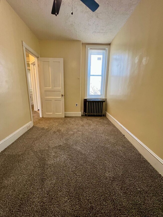 Building Photo - Stunning 3-Bedroom Townhome in Frankford! Available NOW!