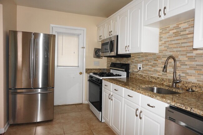 Building Photo - 8564 Gradien Dr