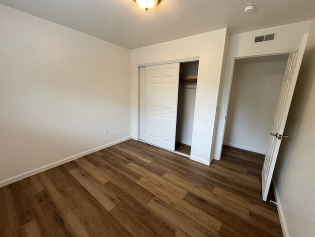 Building Photo - Beautiful 4 Bedroom House Available Now!