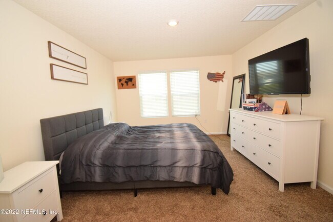 Building Photo - 3733 Shiner Dr