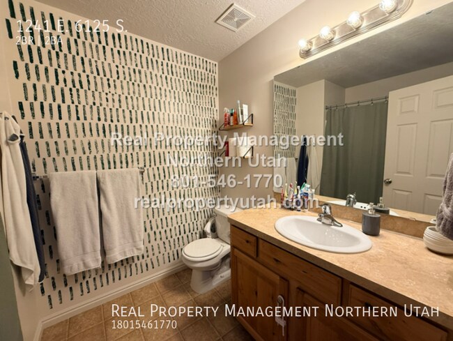 Building Photo - 1241 E 6125 S