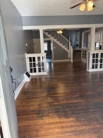 Building Photo - 5028 E New York St