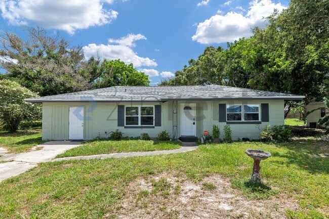Building Photo - 202 Essex Dr