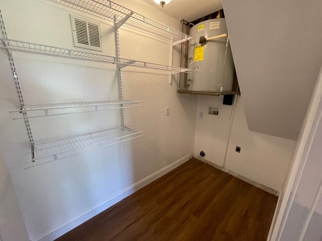 Building Photo - Updated 4 bedroom 3 bathroom home in Castle Hayne!