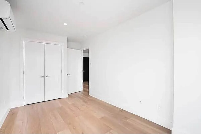 Building Photo - 23-33 Astoria Blvd