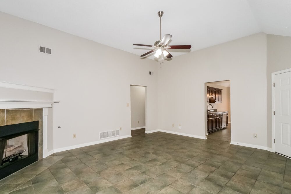 Building Photo - 8682 Cat Tail Dr