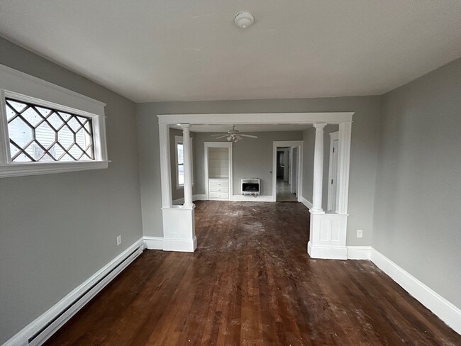 Building Photo - 21 Henchman St