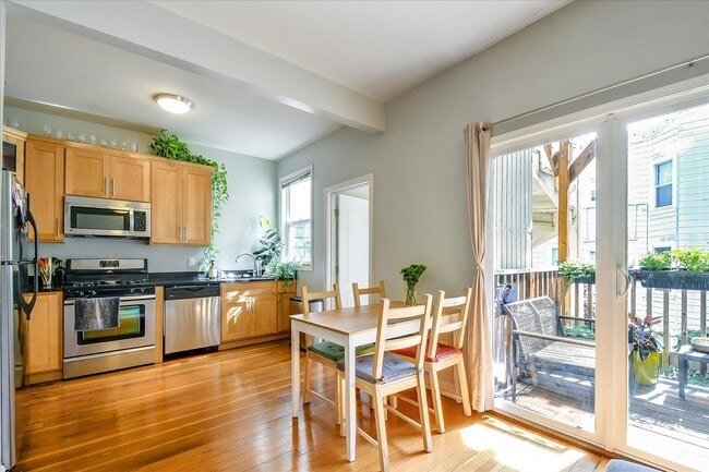Building Photo - Epic REA - Modern 2 BR/1 BA Condo w/Privat...