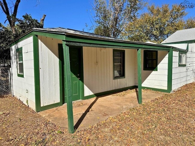 Building Photo - 1627 Oceola Ave