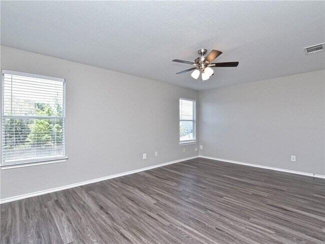 Building Photo - 1172 Shadow Creek Blvd