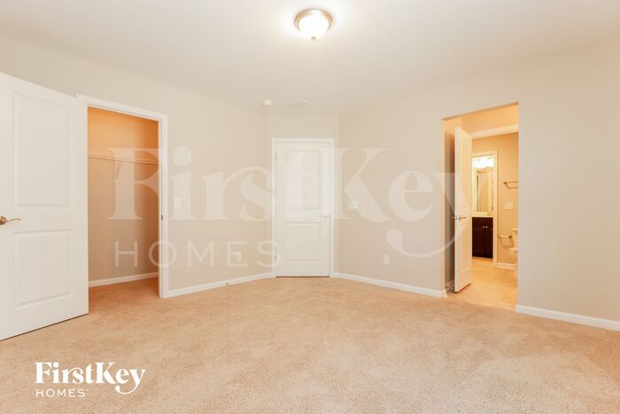 Building Photo - 220 Foxbank Plantation Blvd